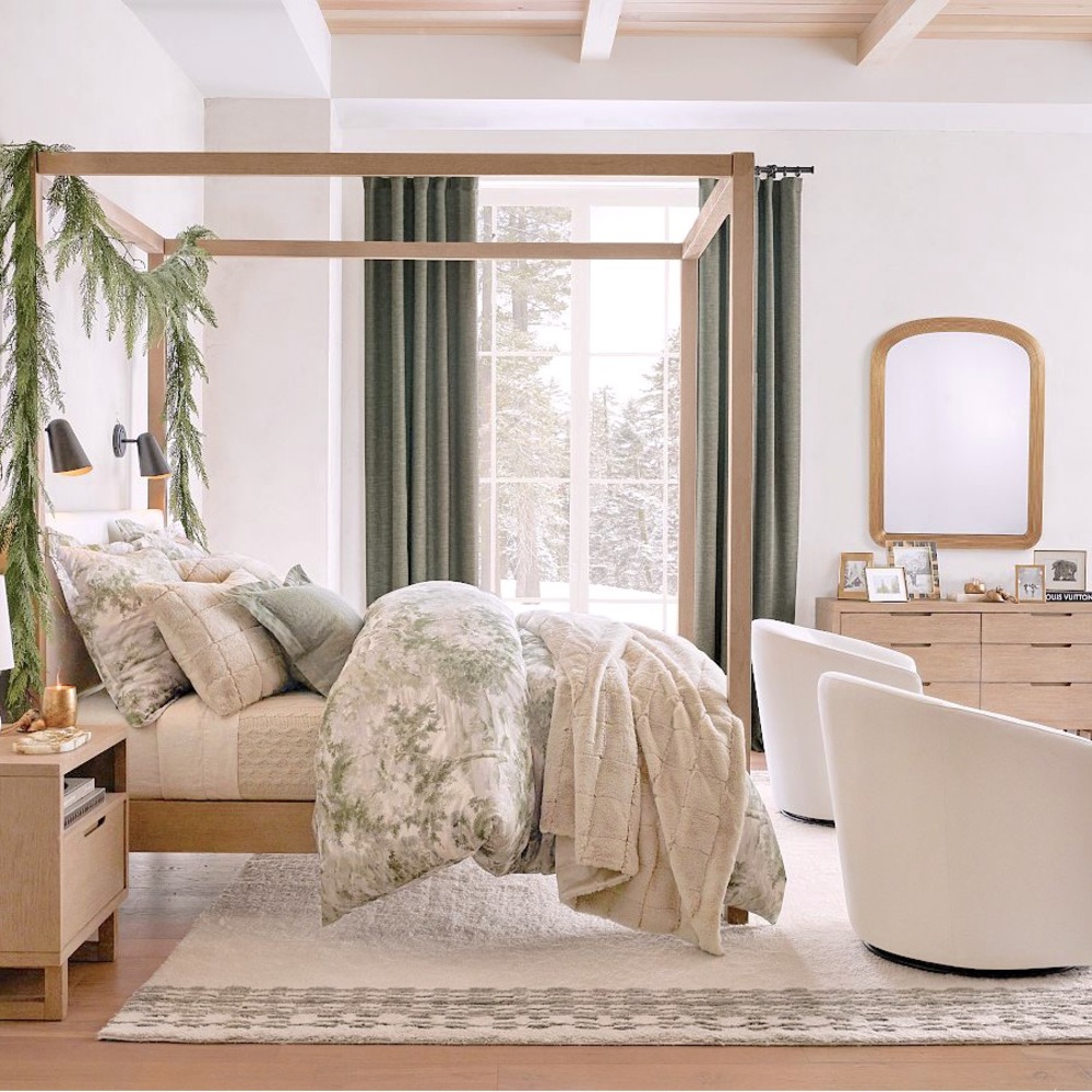 EUC Pottery Barn Belgian Linen Flax Blackout Curtains - Loden - 96"